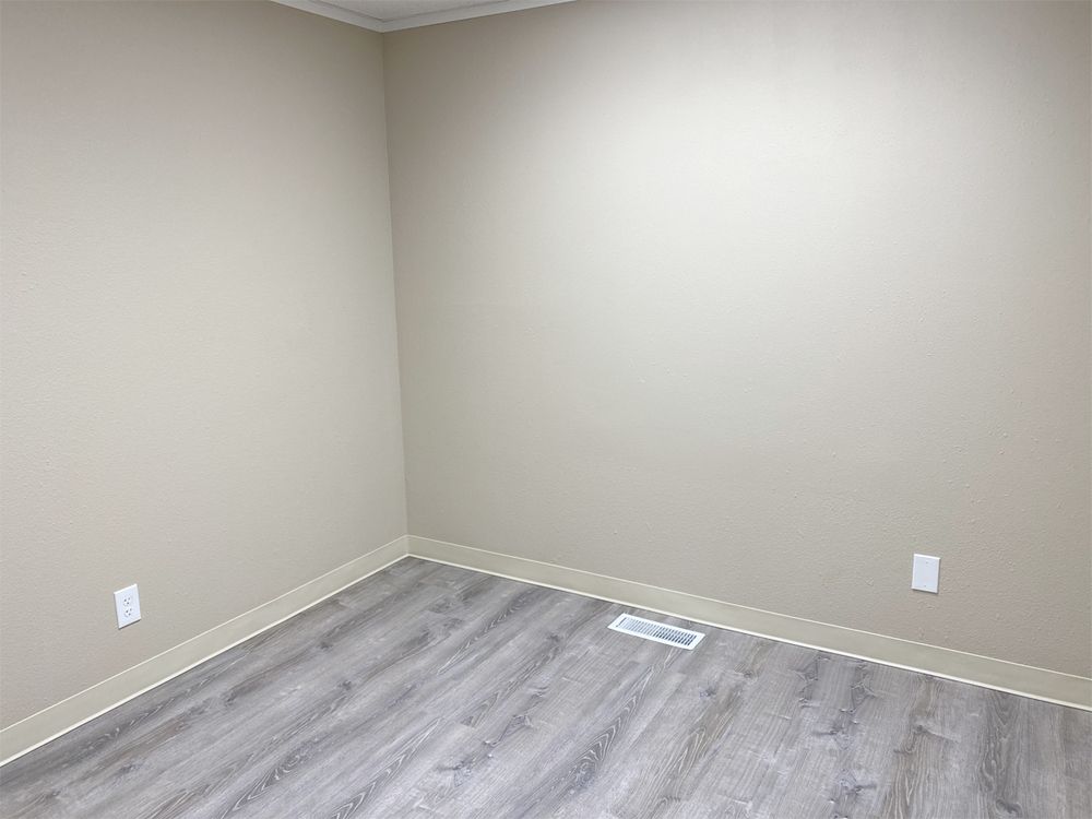NEWLY REMODELED MEDICAL &/OR OFFICE SPACE: 800 SE 181st Ave, Portland, OR 97233